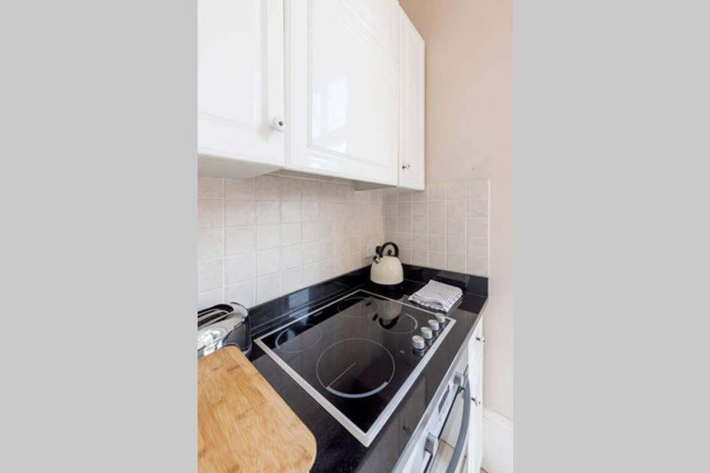 Beautiful Studio With Private Outside Terrace Apartment Bath Exterior photo